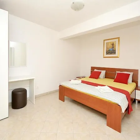 Daire Moonlight - One Bedroom With Large Terrace Classic Trogir