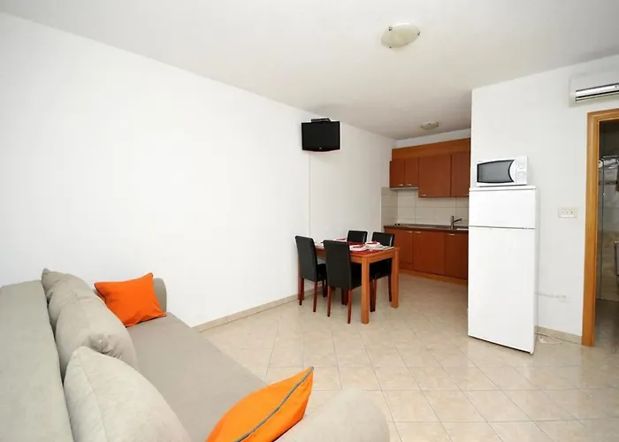 Moonlight - One Bedroom With Large Terrace Classic Trogir