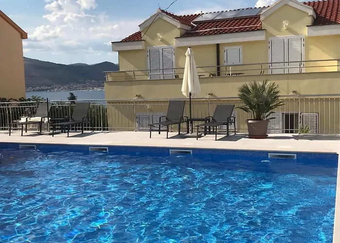 Moonlight - One Bedroom With Large Terrace Classic Trogir