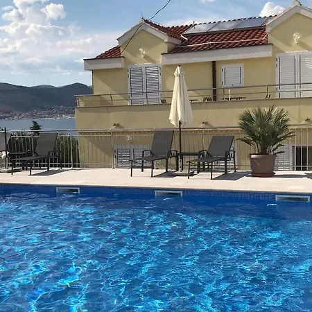 Moonlight - One Bedroom With Large Terrace Classic טרוגיר